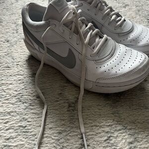 Nike Men's White and Gray Athletic Sneakers